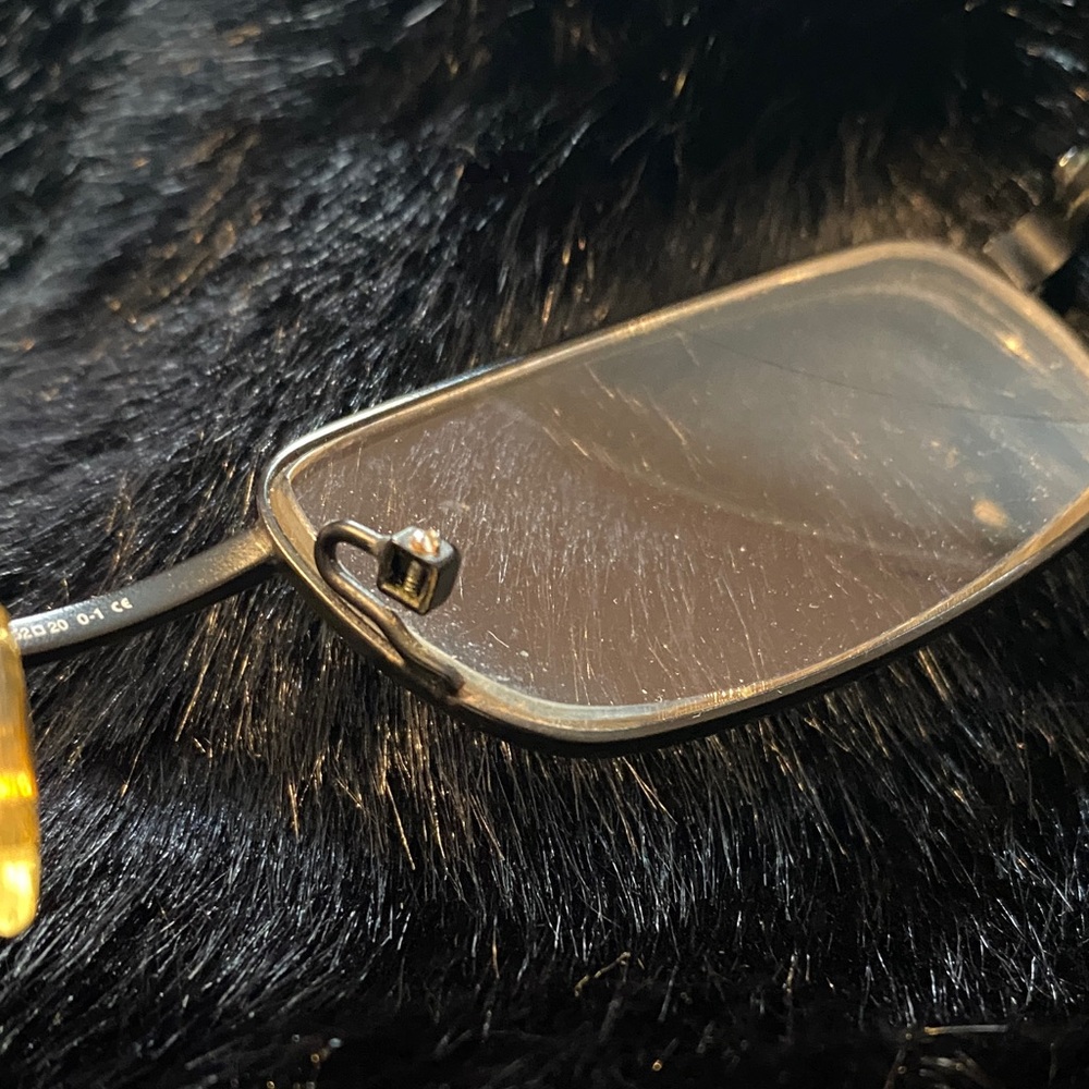 Gucci Rectangular Metal Frame Glasses in Black wi… - image 11